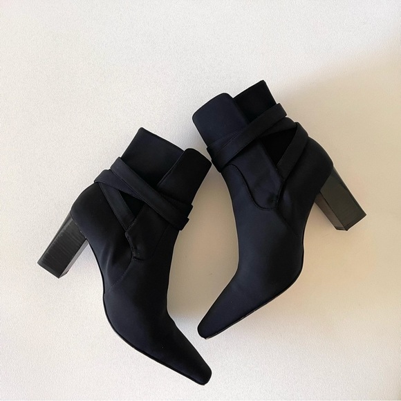 Good American Boots The Bombshell Bootie Block Heel Ankle Buckle Chic Black 6.5 - Picture 7 of 13